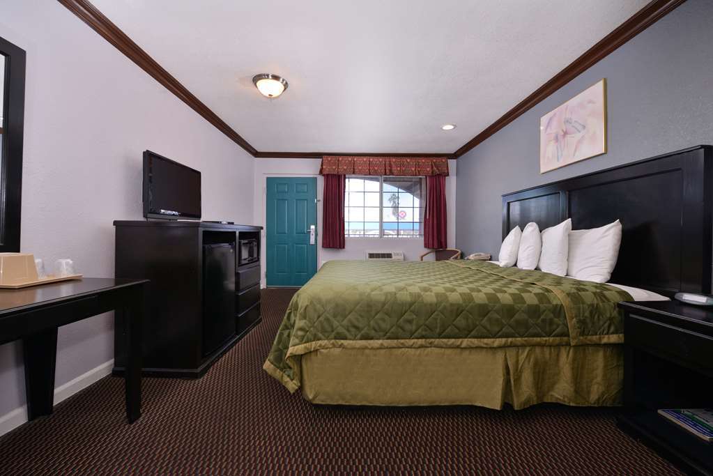 Americas Best Value Inn Corona Room photo